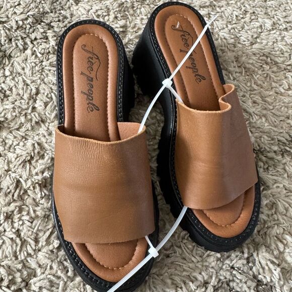 NEW Free People Winona Wedge Sz 39/9 - Picture 2 of 4